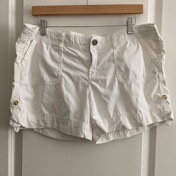 albercombie Pants - Abercrombie & Fitch Women's Cream Cargo Shorts